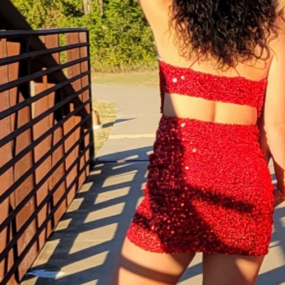 Windsor, size medium (4), red